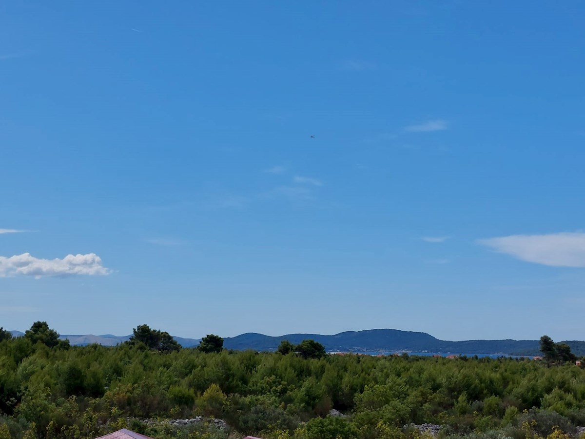 Vodice, nuova casa bifamiliare con piscina