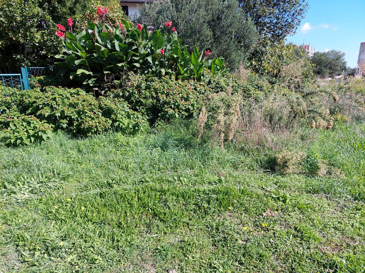 Tribunj, terreno edificabile con vista mare