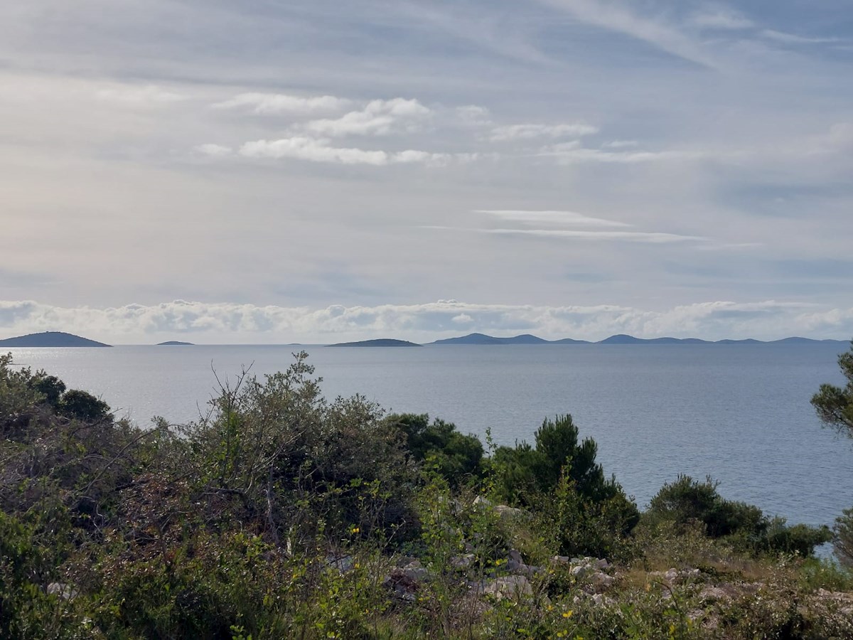 Jezera, prima fila al mare