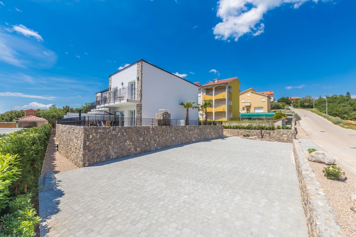 KRK - Villa con piscina e vista mare 
