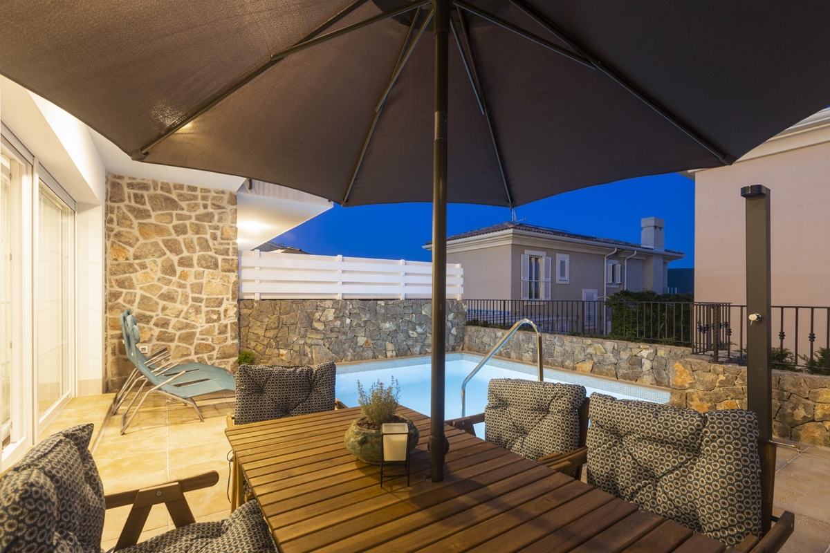 KRK - Villa con piscina e vista mare 