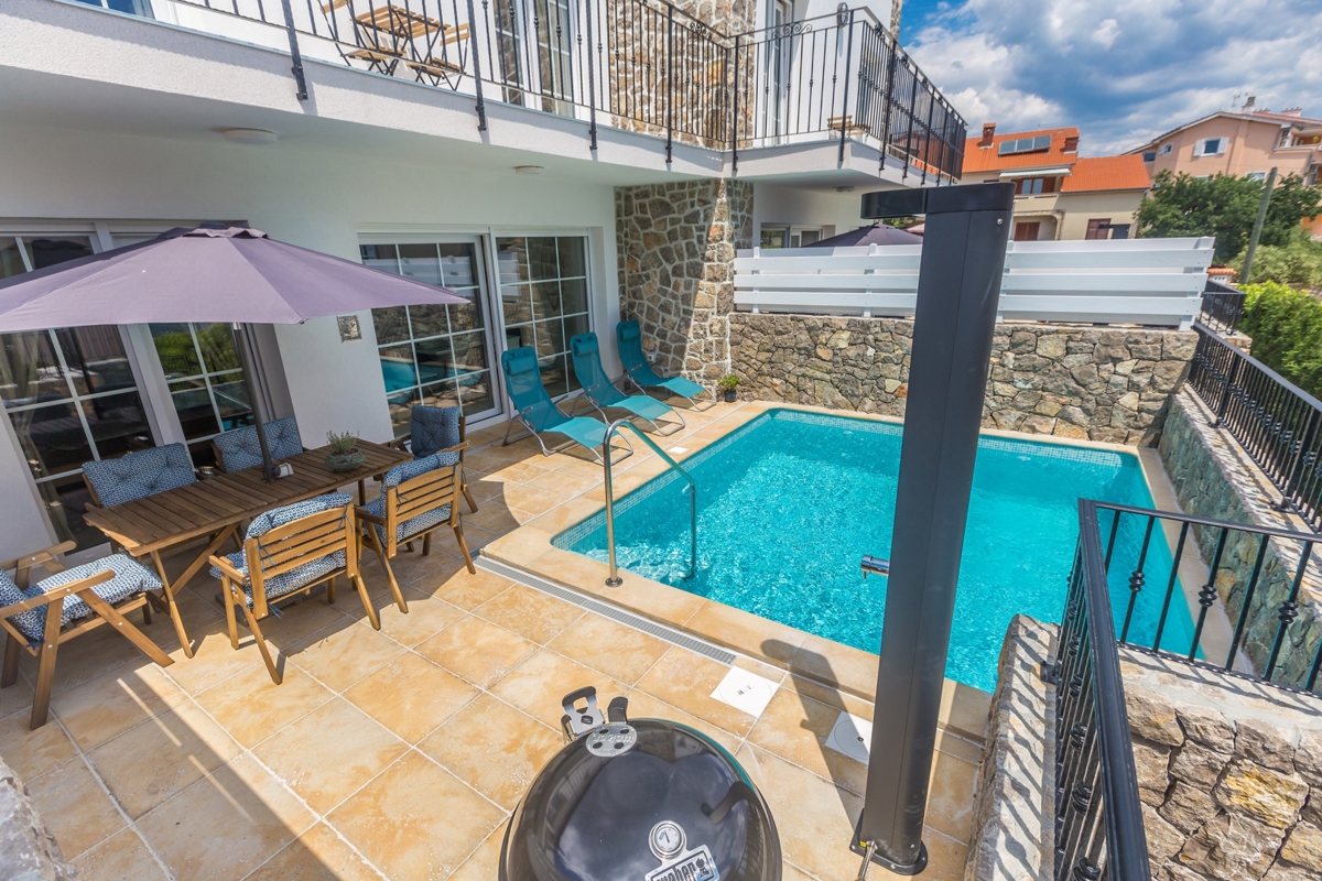 KRK - Villa con piscina e vista mare 