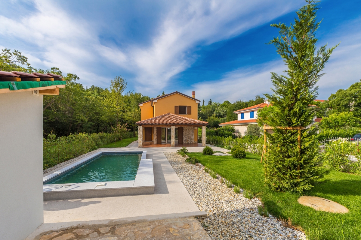 ISOLA DI KRK, vicino a Dobrinje - Casa con piscina e bellissimo giardino paesaggistico