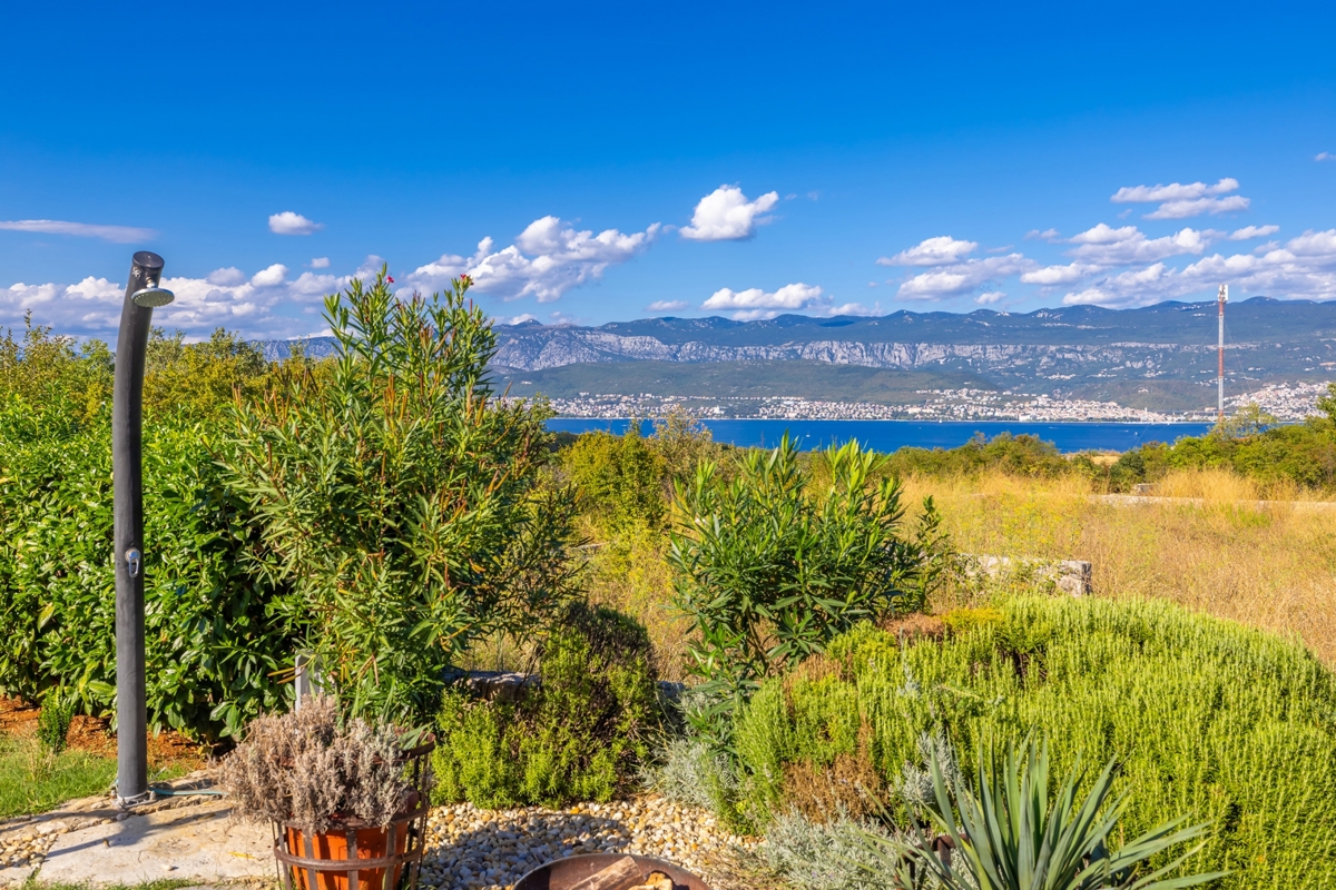 ISOLA DI KRK - Casa con piscina e vista mare