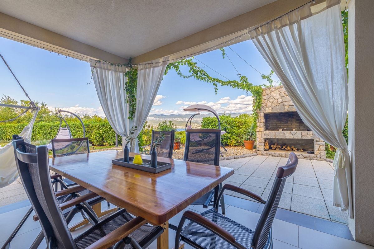 ISOLA DI KRK - Casa con piscina e vista mare