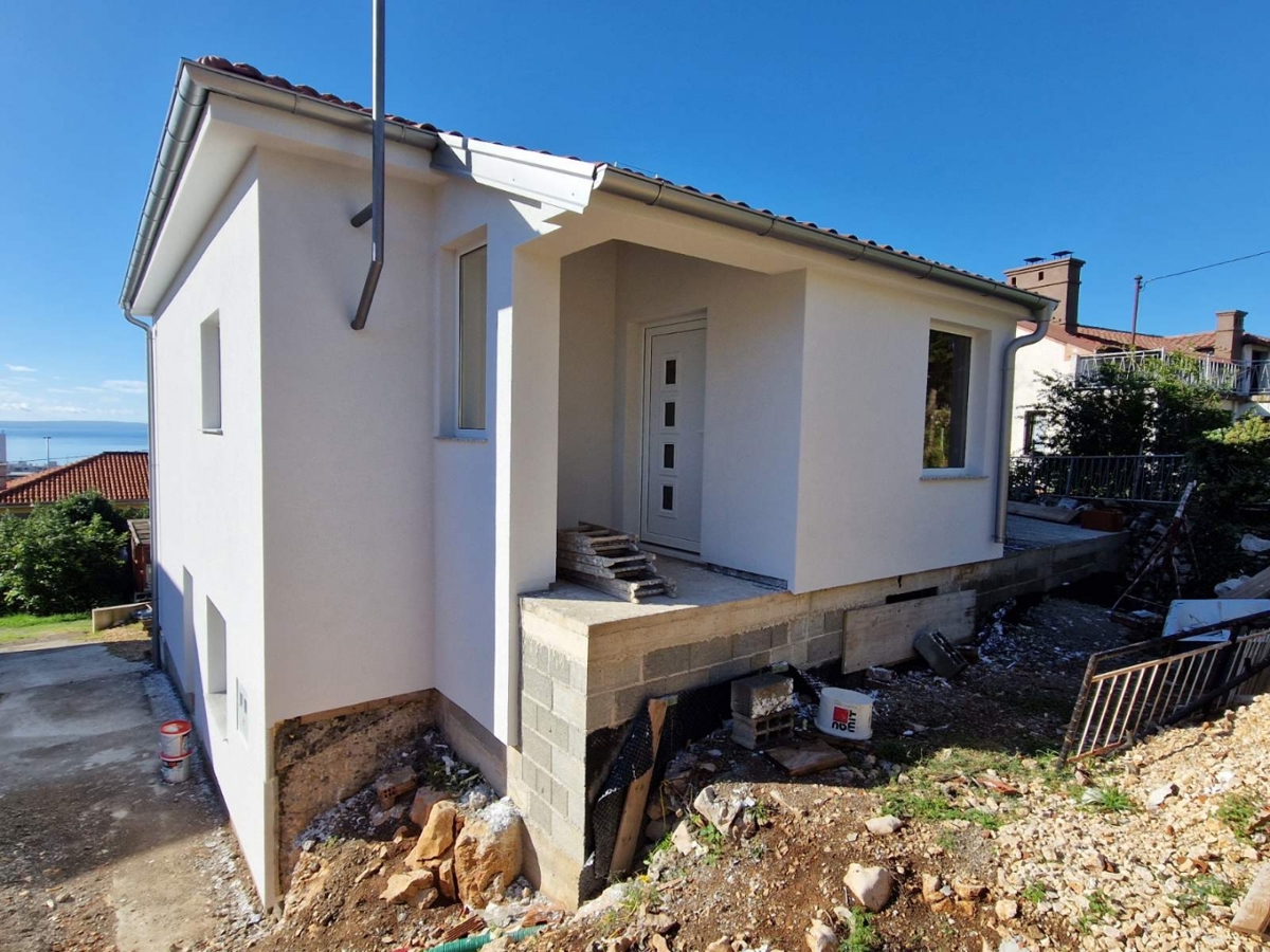 RIJEKA, VOJAK - Casa con due appartamenti in fase di costruzione