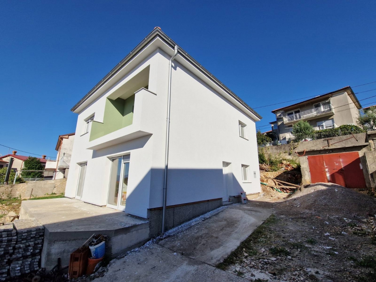 RIJEKA, VOJAK - Casa con due appartamenti in fase di costruzione
