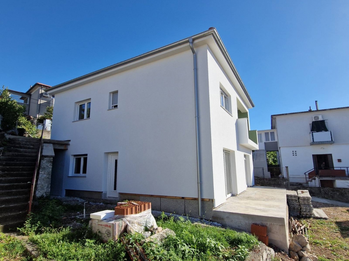 RIJEKA, VOJAK - Casa con due appartamenti in fase di costruzione