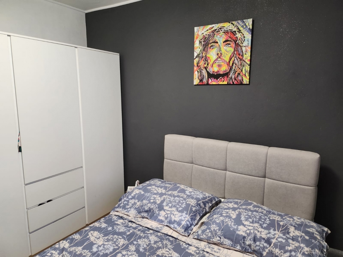 MALINSKA, PORAT - Appartamento con due camere da letto con giardino e garage