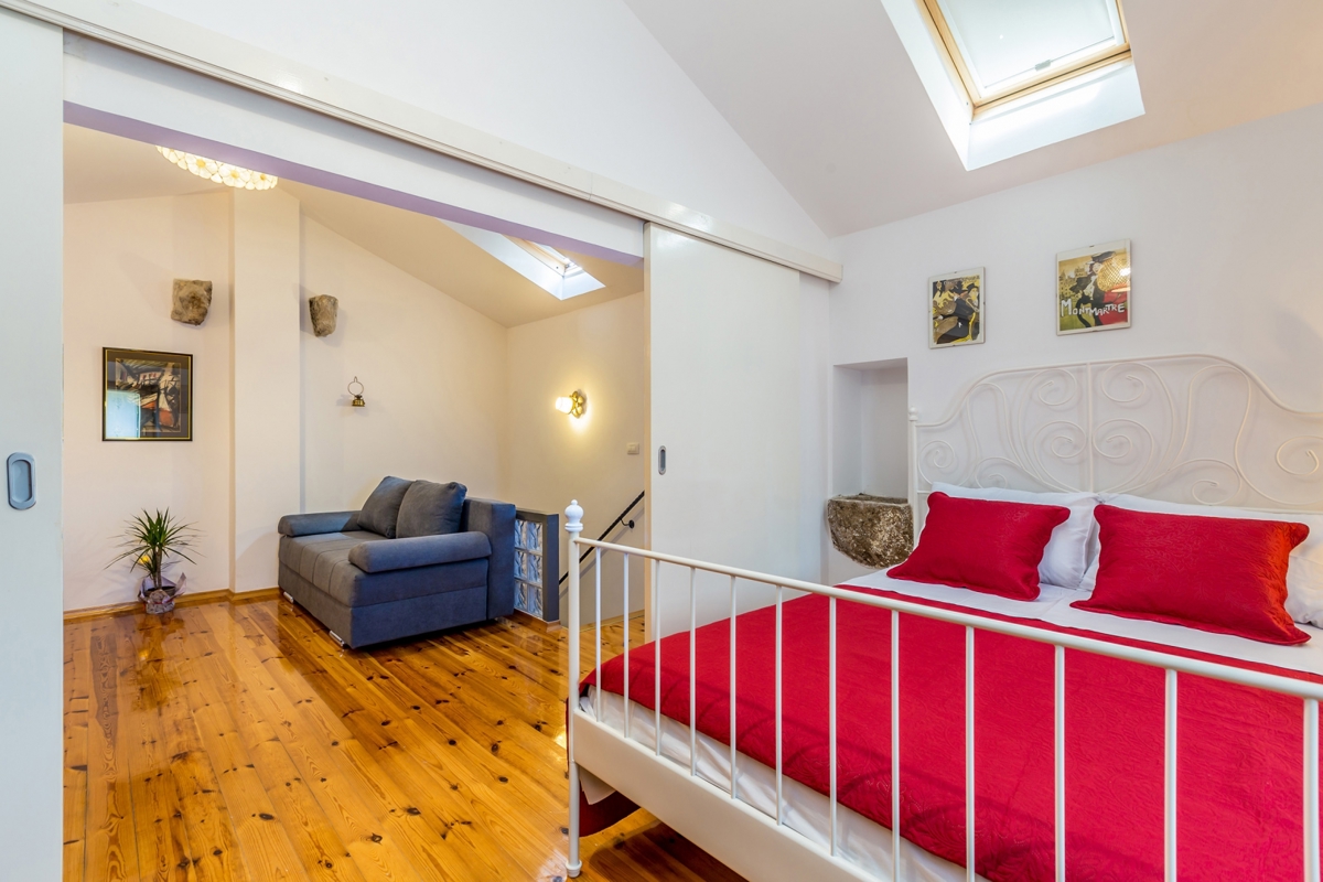 Casa Rasopasno, Dobrinj, 1m2