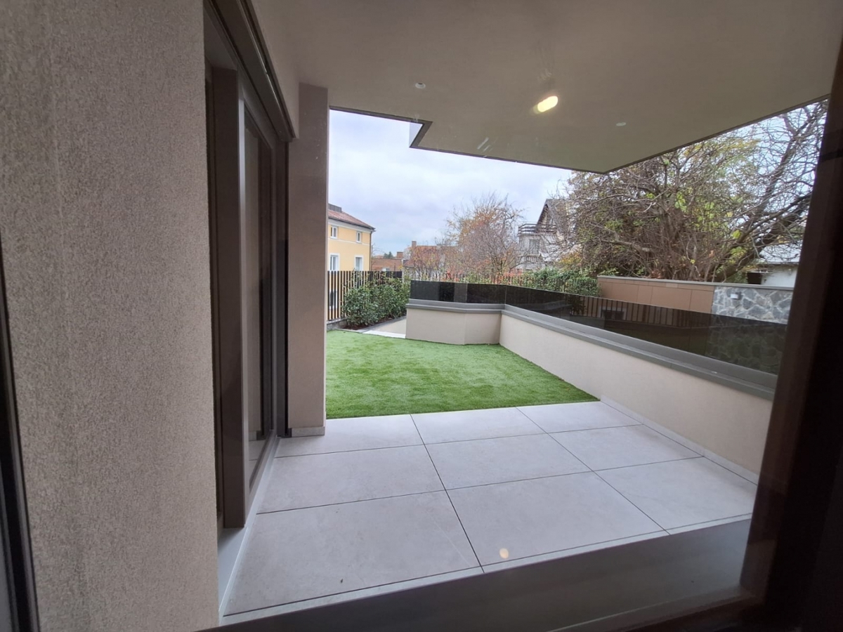 MAKSIMIR, Jordanovac - Appartamento premium con tre camere da letto al piano terra con giardino privato e garage