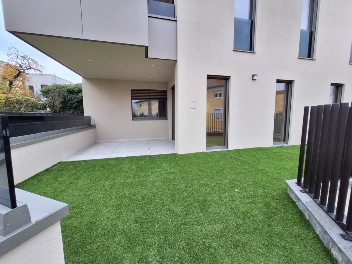 MAKSIMIR, Jordanovac - Appartamento premium con tre camere da letto al piano terra con giardino privato e garage