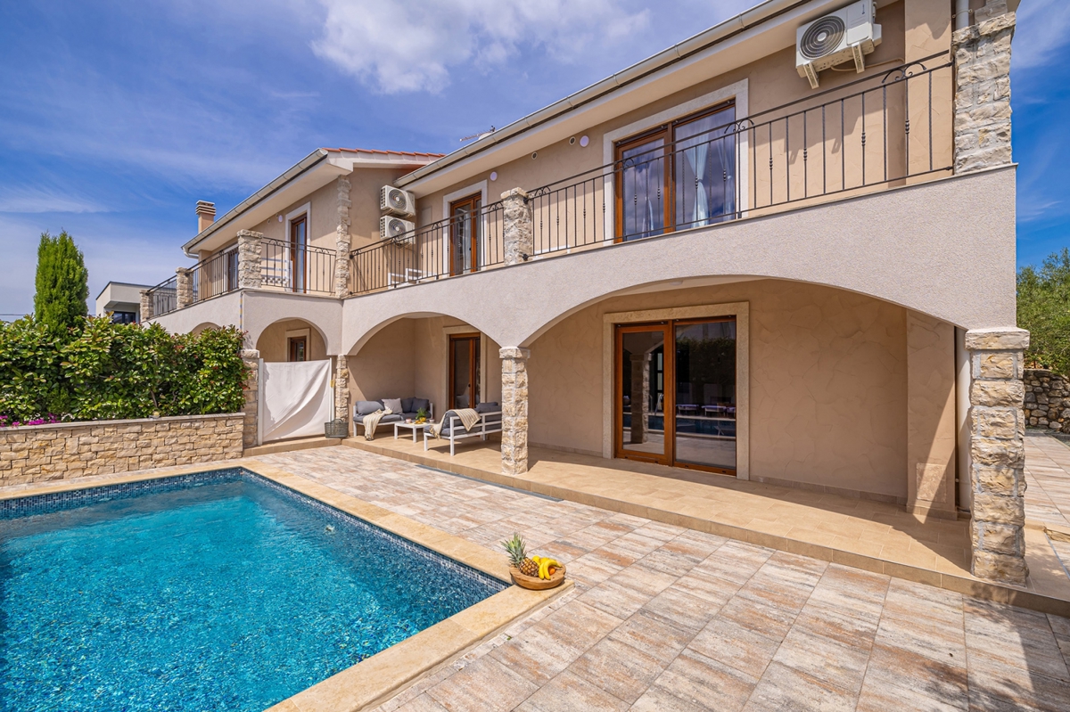 LINARDIĆI, ISOLA DI KRK - Villa autentica con piscina, vista mare e completa privacy