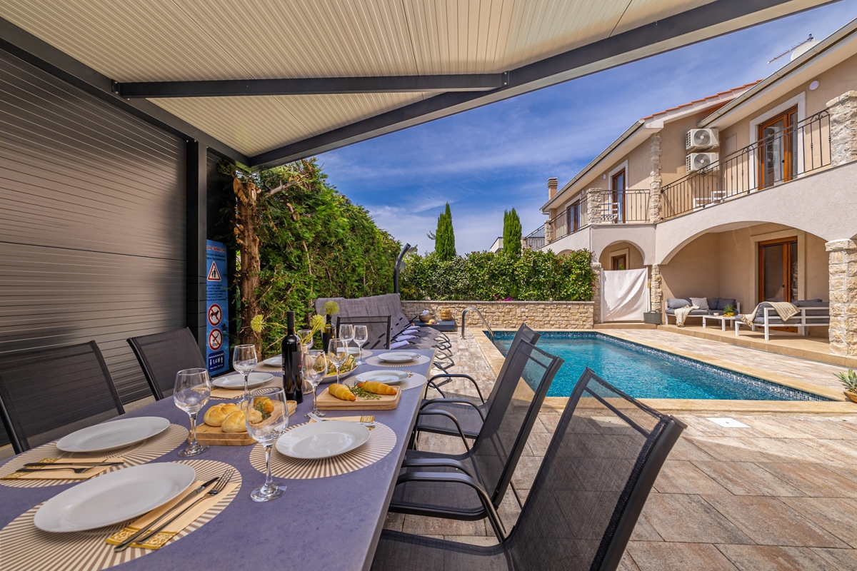 LINARDIĆI, ISOLA DI KRK - Villa autentica con piscina, vista mare e completa privacy