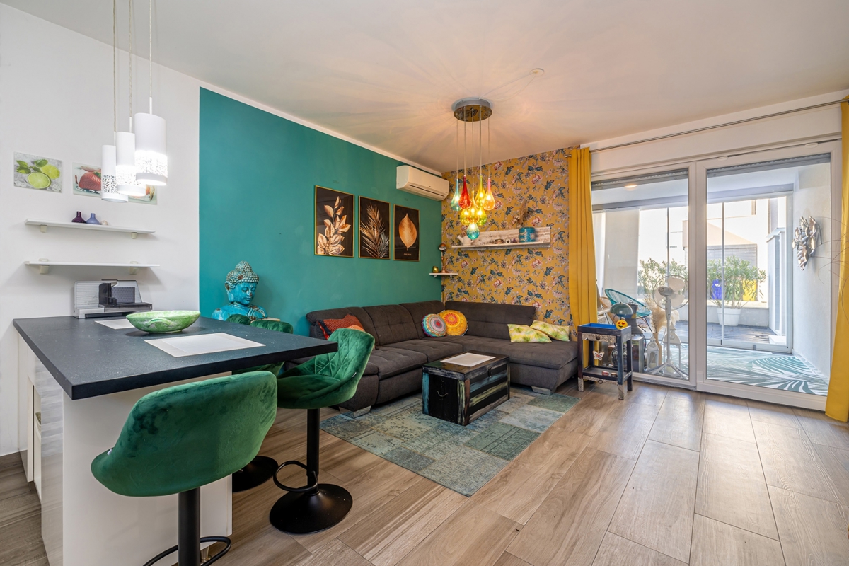 ISOLA DI KRK, NJIVICE - appartamento duplex a 150 metri dalla spiaggia