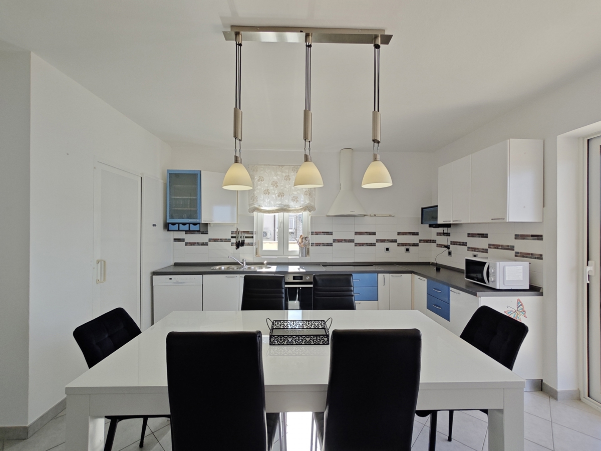 NOVI VINODOLSKI - Appartamento con piscina in comune e vista mare