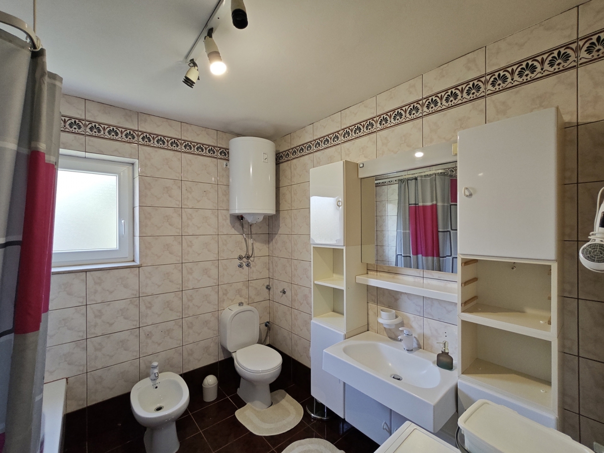 NOVI VINODOLSKI - Appartamento con piscina in comune e vista mare