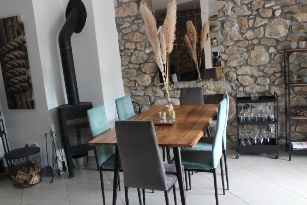 ISOLA DI KRK - Casa rustica con piscina