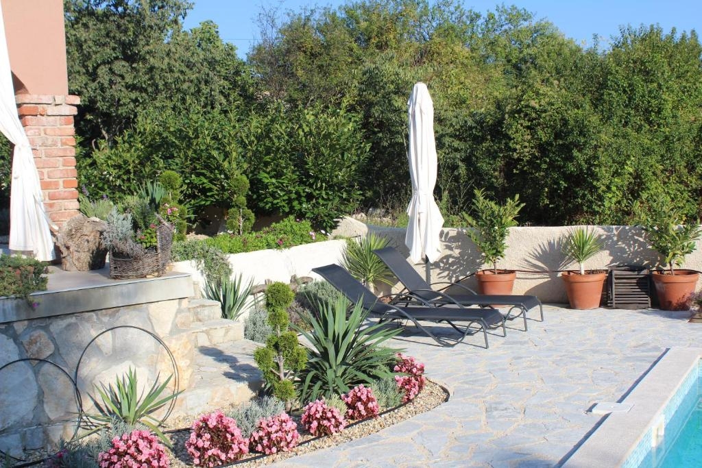 ISOLA DI KRK - Casa rustica con piscina