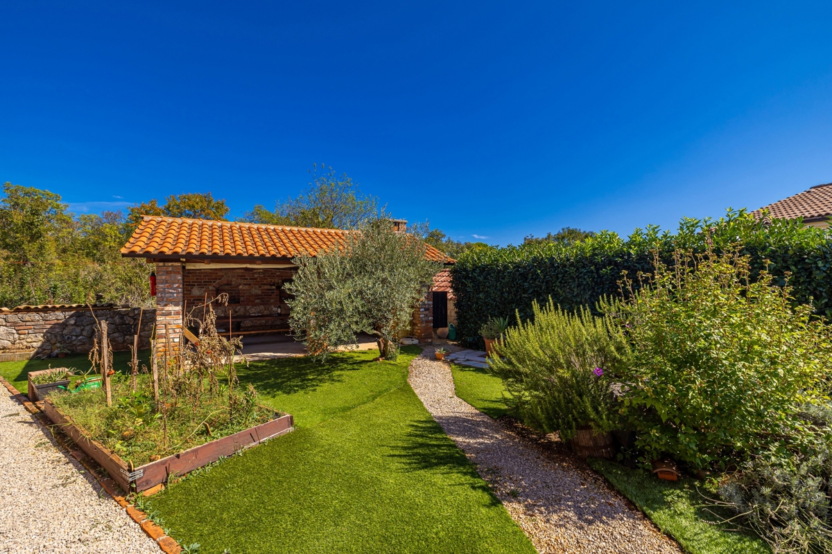 ISOLA DI KRK - Casa con piscina in una posizione tranquilla con vista sul mare