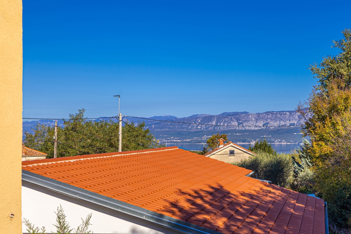 ISOLA DI KRK - Casa bifamiliare con due appartamenti