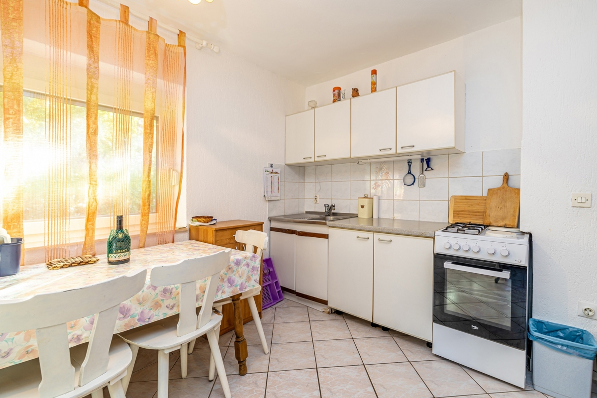 ISOLA DI KRK - Casa bifamiliare con due appartamenti