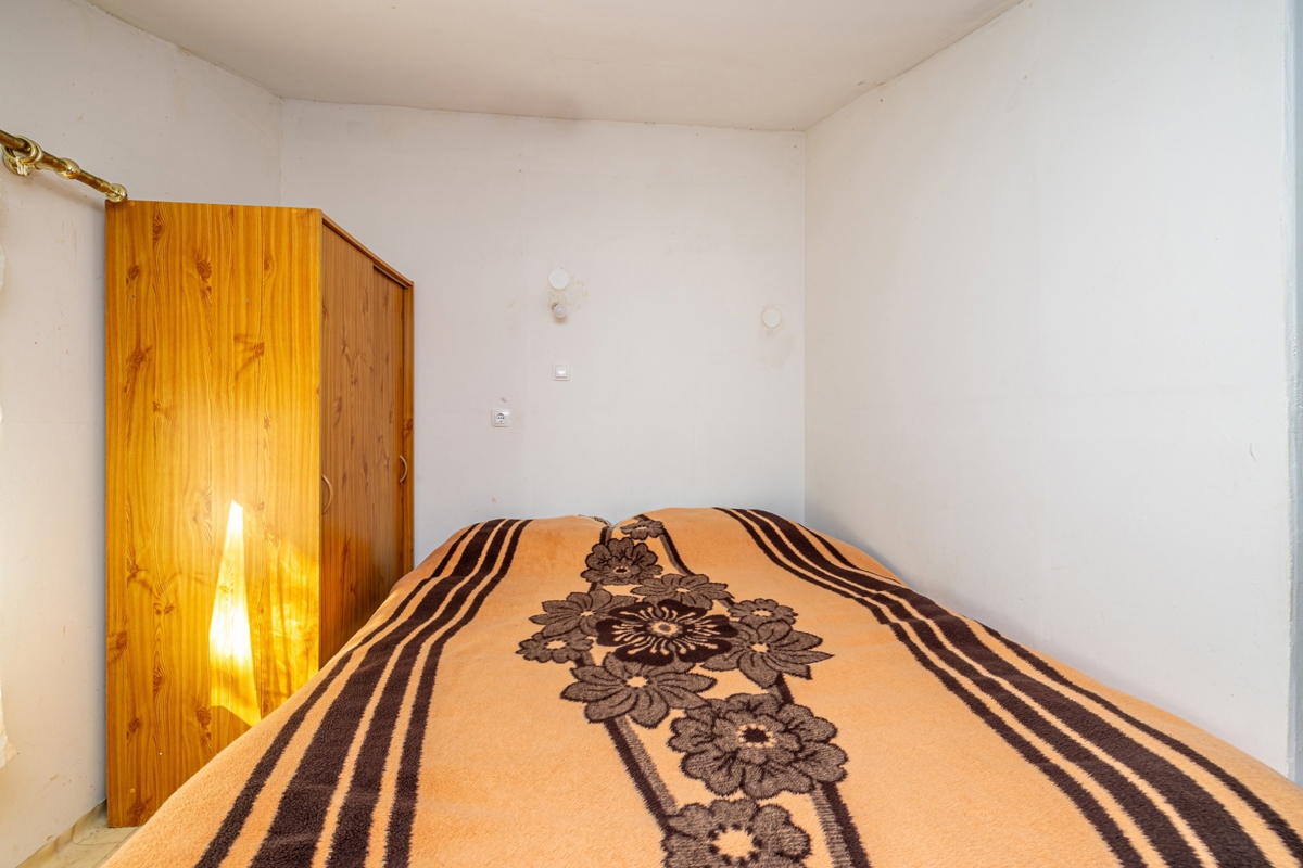 ISOLA DI KRK - Casa bifamiliare con due appartamenti