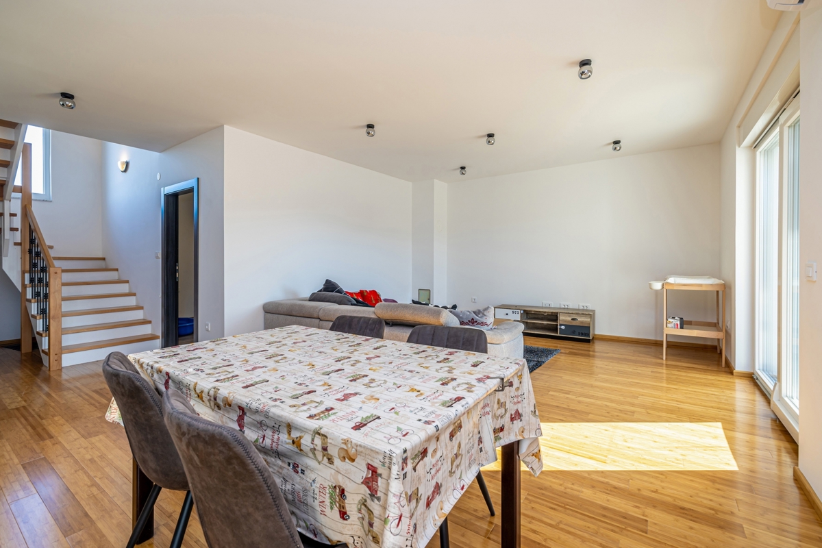 VRBNIK - Casa prefabbricata con vista mare