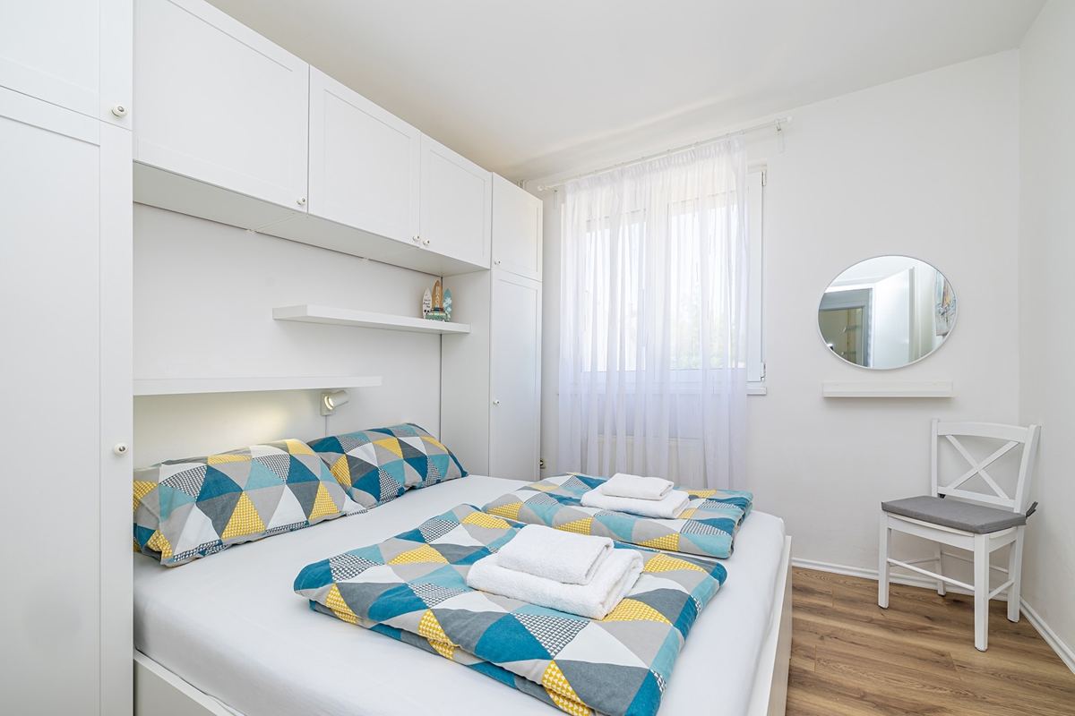 CITTÀ DI KRK, dintorni – Casa indipendente con piscina e vista mare