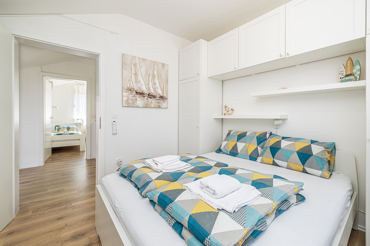 CITTÀ DI KRK, dintorni – Casa indipendente con piscina e vista mare