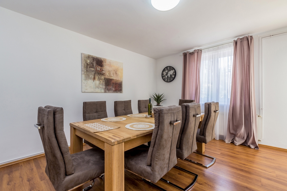 CITTÀ DI KRK, dintorni – Casa indipendente con piscina e vista mare