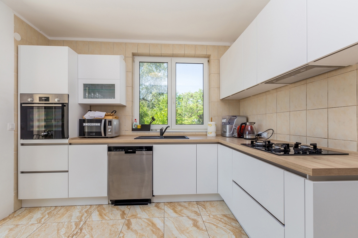 CITTÀ DI KRK, dintorni – Casa indipendente con piscina e vista mare