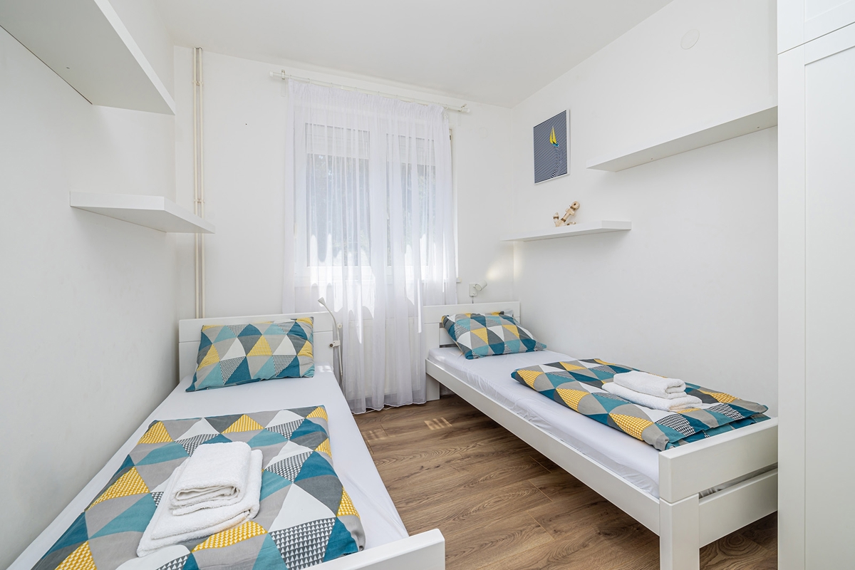 CITTÀ DI KRK, dintorni – Casa indipendente con piscina e vista mare