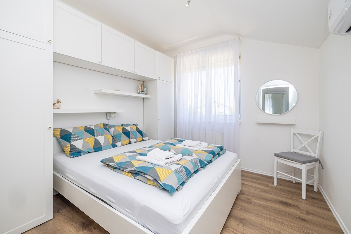 CITTÀ DI KRK, dintorni – Casa indipendente con piscina e vista mare