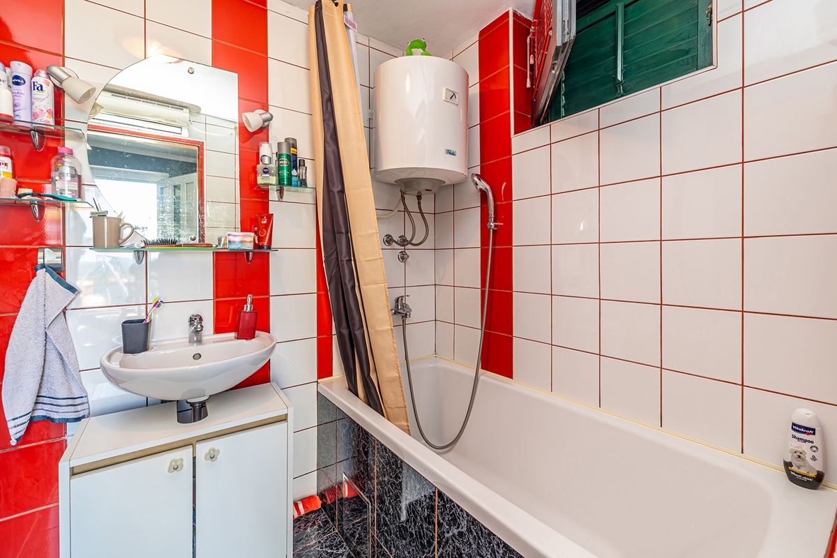 FUŽINE - Casa con vista lago