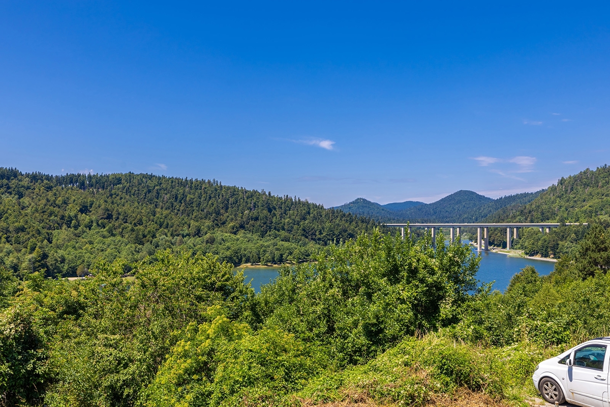 FUŽINE - Casa con vista lago
