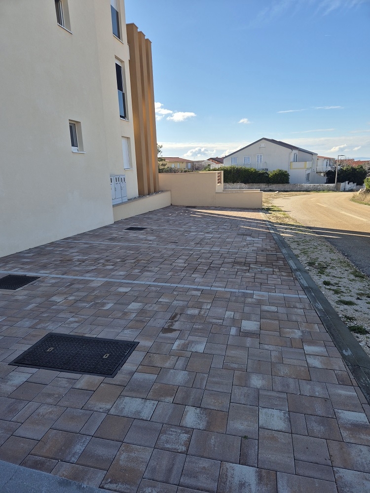 ISOLA DI PAG, POVLJANA - Appartamento con vista mare, edificio nuovo