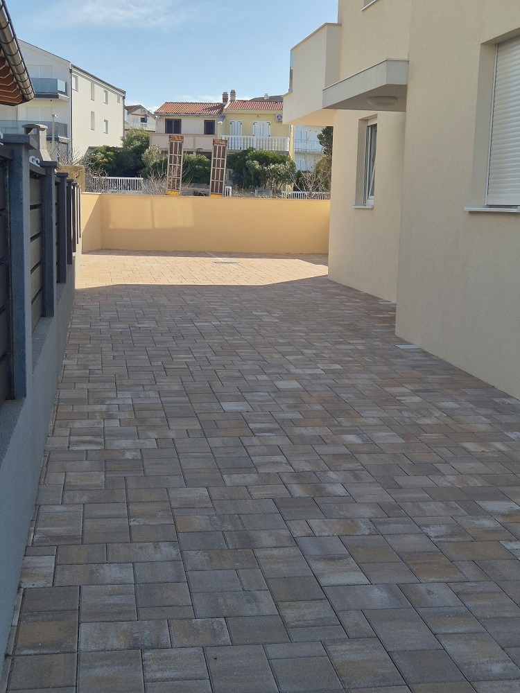 ISOLA DI PAG, POVLJANA - Appartamento con vista mare, edificio nuovo