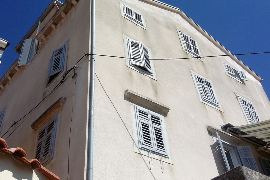 MALI LOŠINJ - vecchia villa con 6 appartamenti a 100 metri dal mare