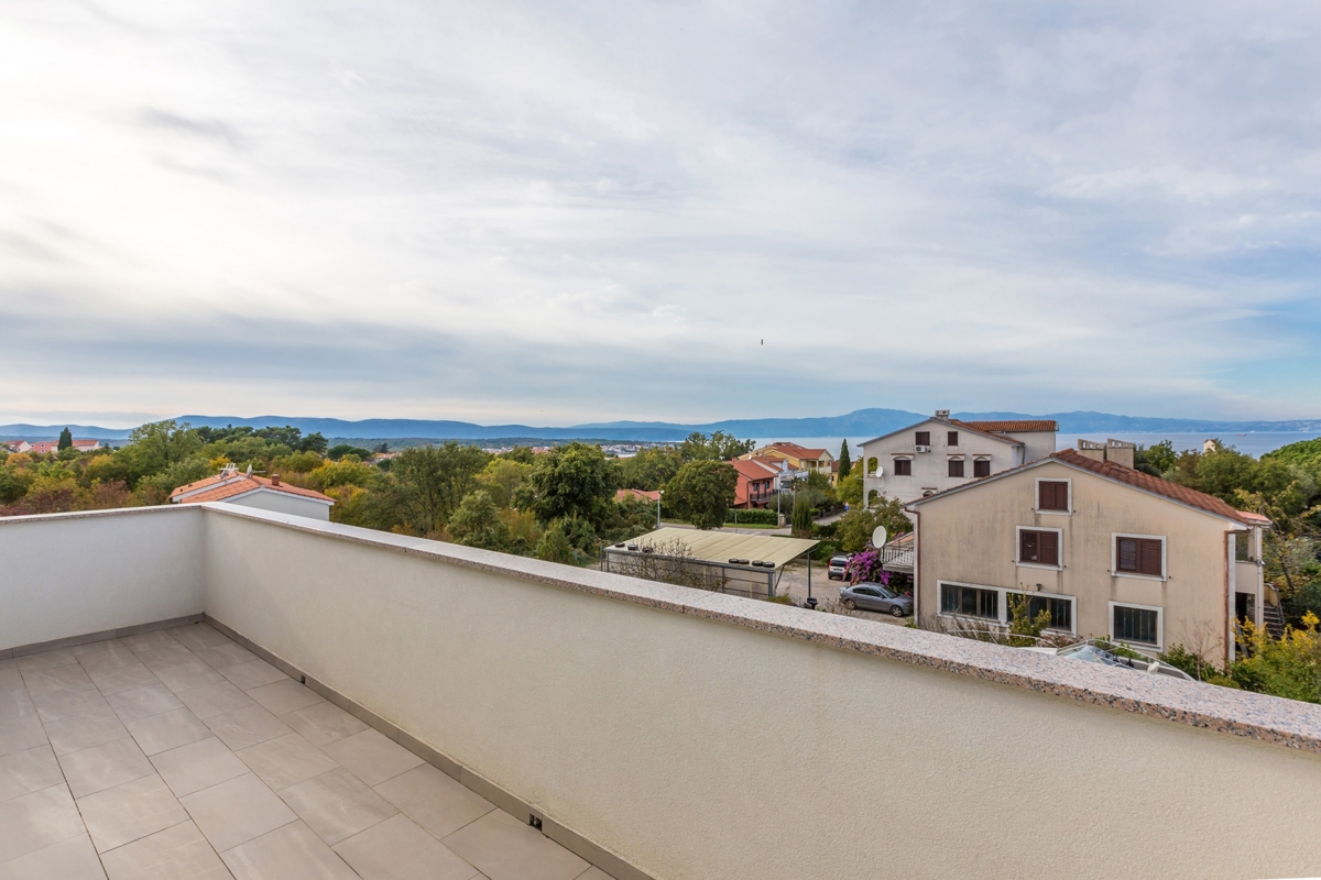 ISOLA DI KRK, MALINSKA - Casa con piscina e vista mare