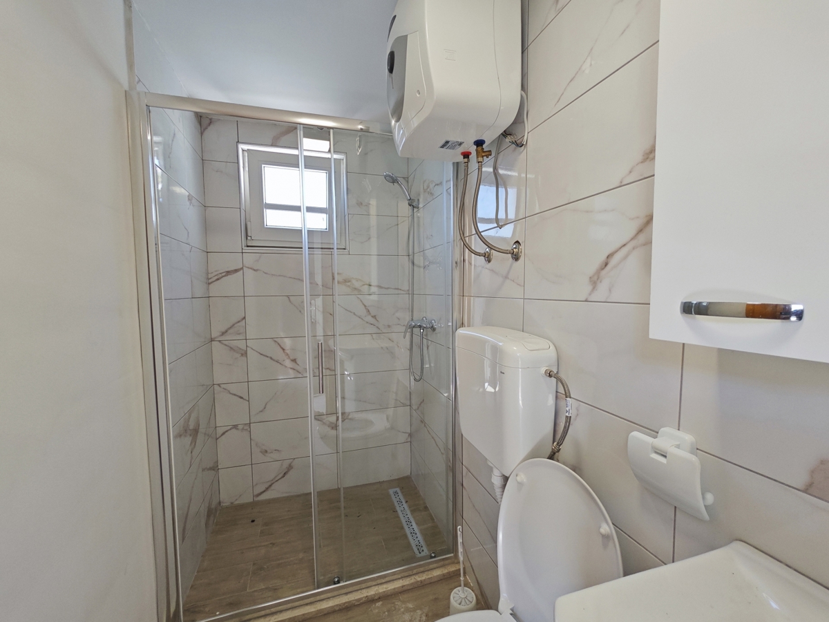 KRK – autentica casa a schiera in pietra con 2 appartamenti