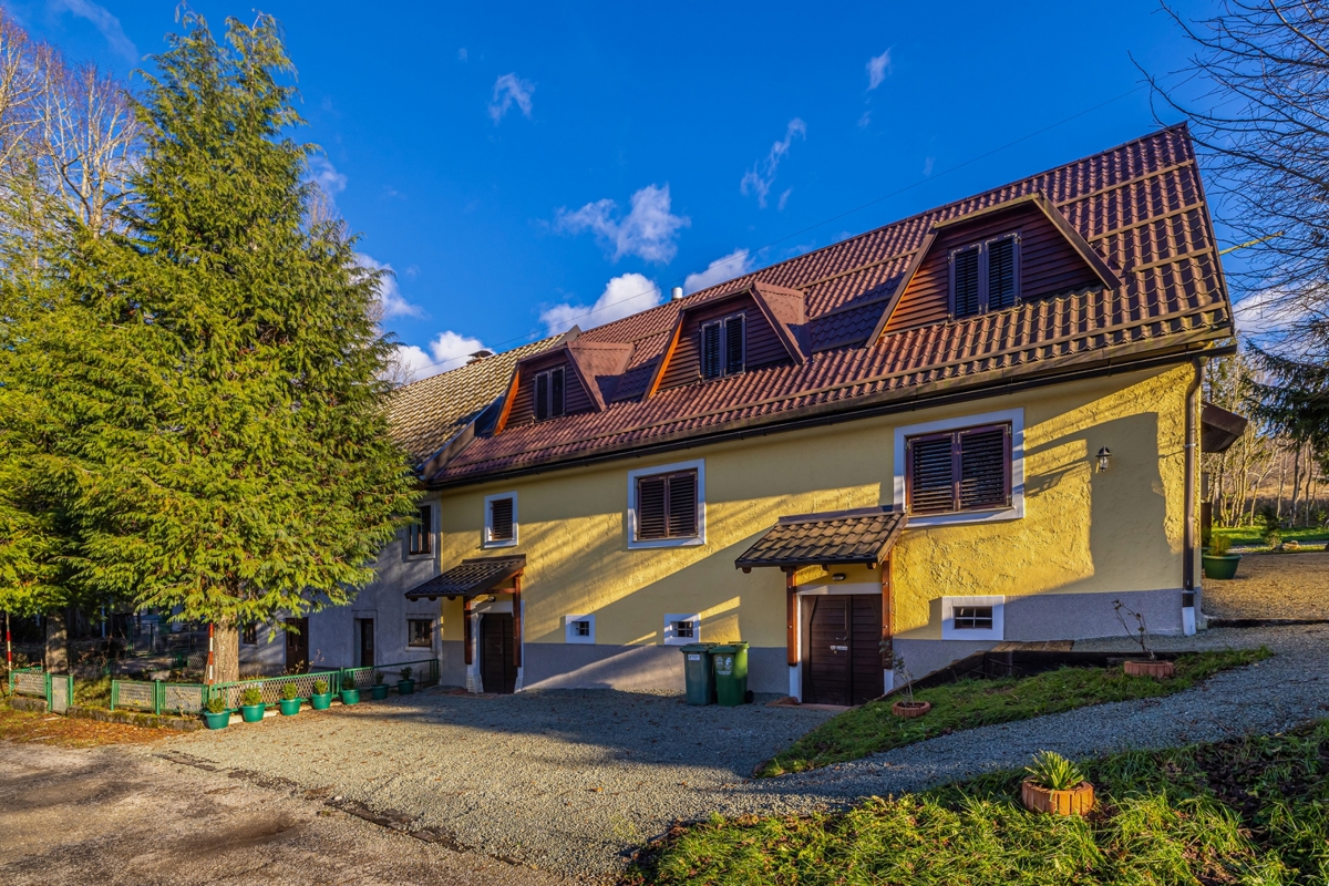 GORSKI KOTAR - Casa bifamiliare con bellissimo giardino