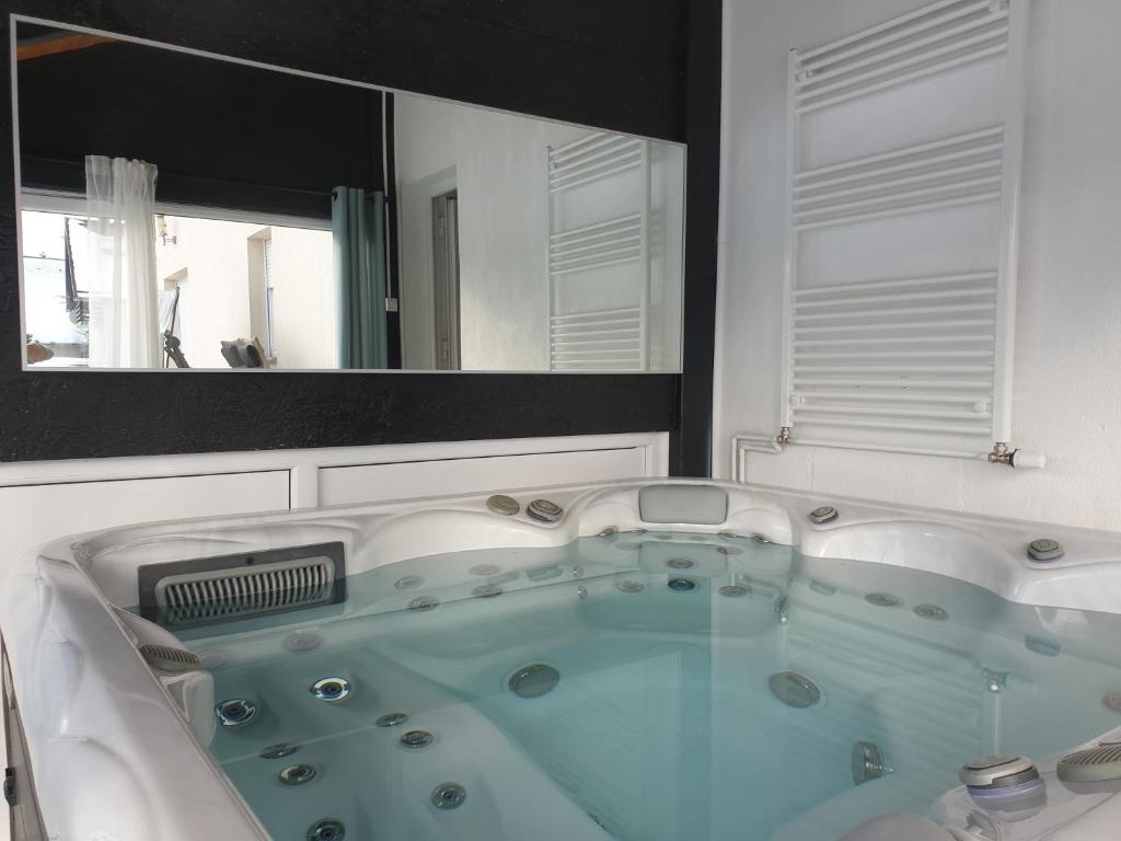 RAVNA GORA – Casa con wellness, appartamento e cortile per una vita tranquilla