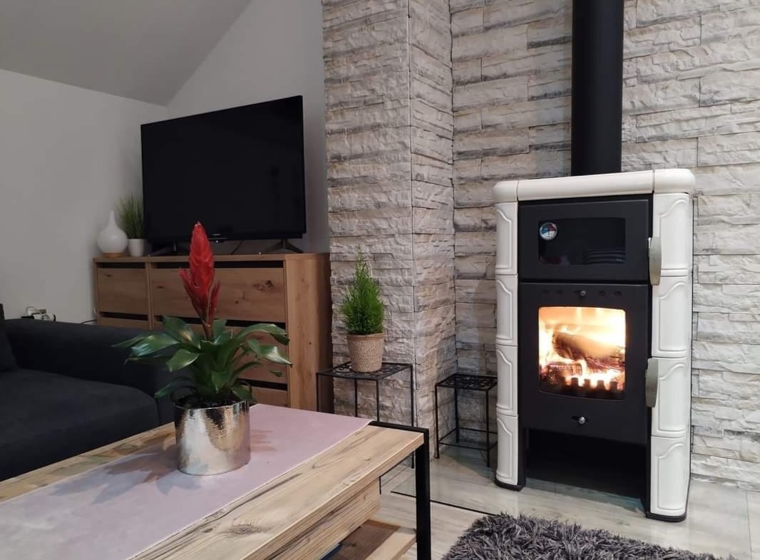 RAVNA GORA – Casa con wellness, appartamento e cortile per una vita tranquilla