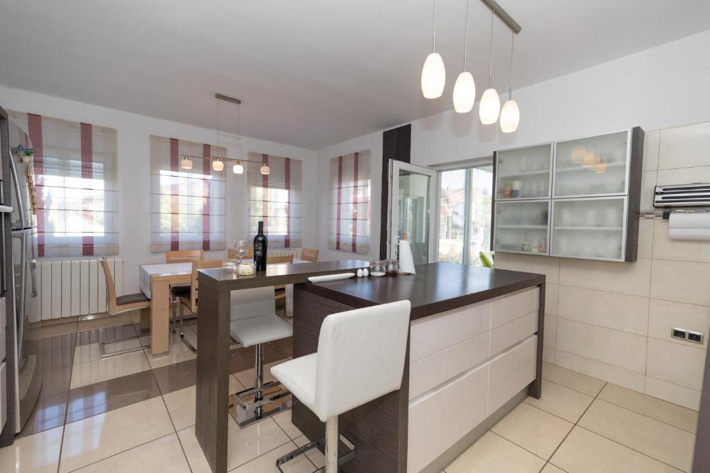 RAVNA GORA – Casa con wellness, appartamento e cortile per una vita tranquilla