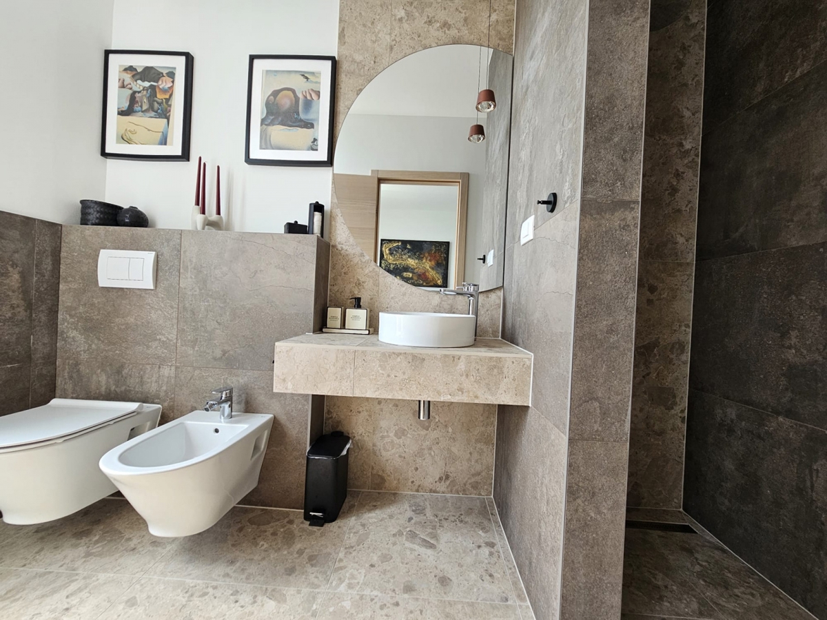 CITTÀ DI KRK, area urbana più ampia - Villa moderna con piscina