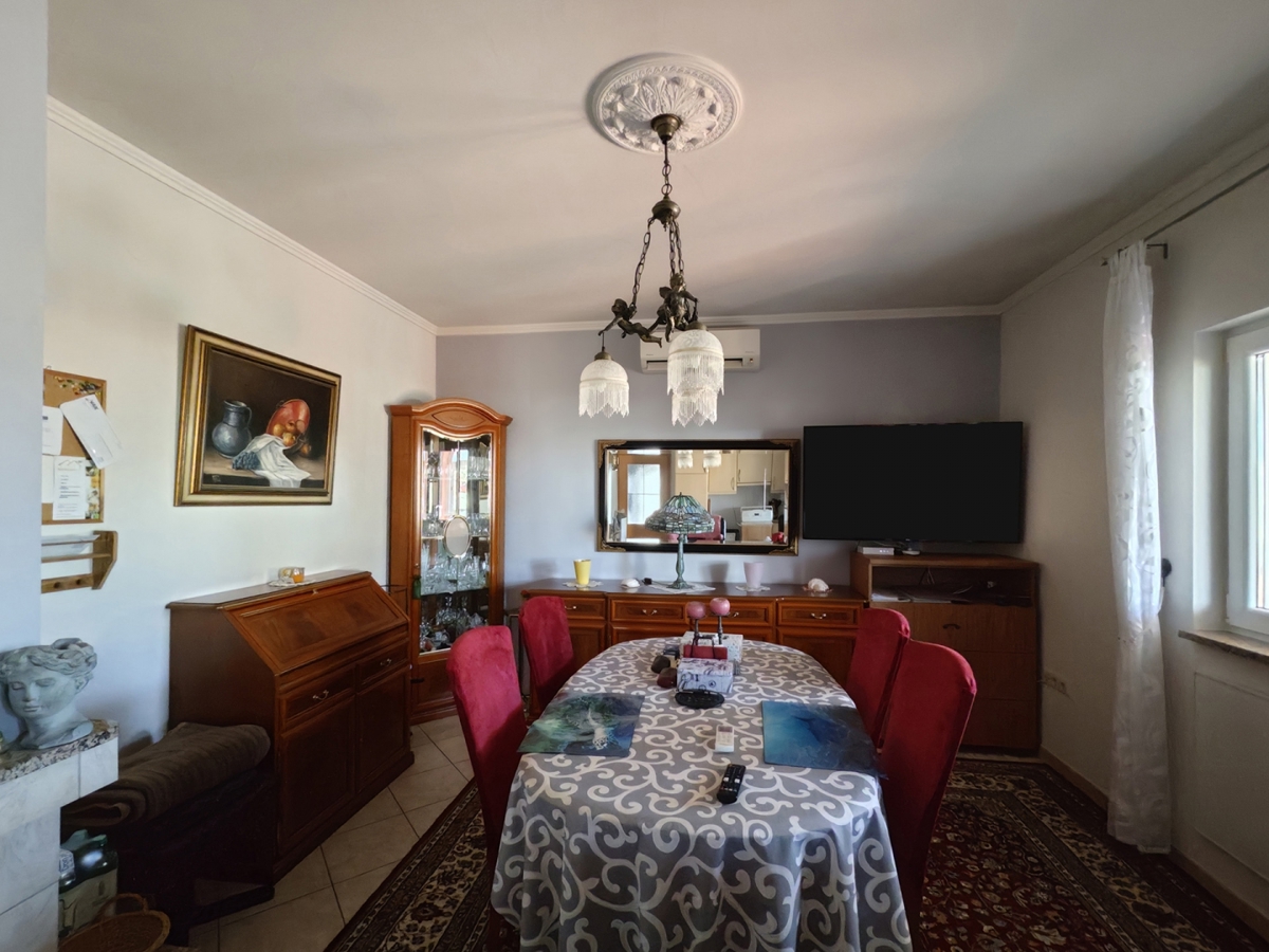 Zona MALINSKA - Casa indipendente con due appartamenti e garage