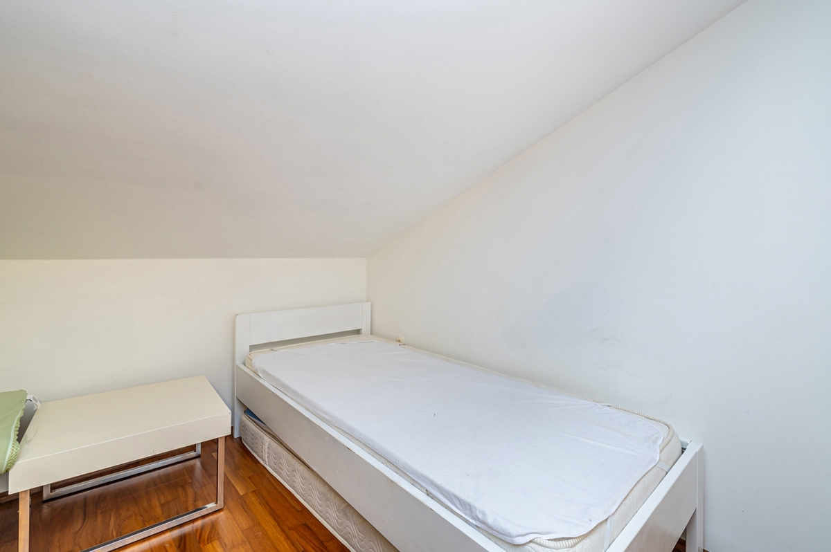 ISOLA DI KRK, BAŠKA - Appartamento duplex con vista mare