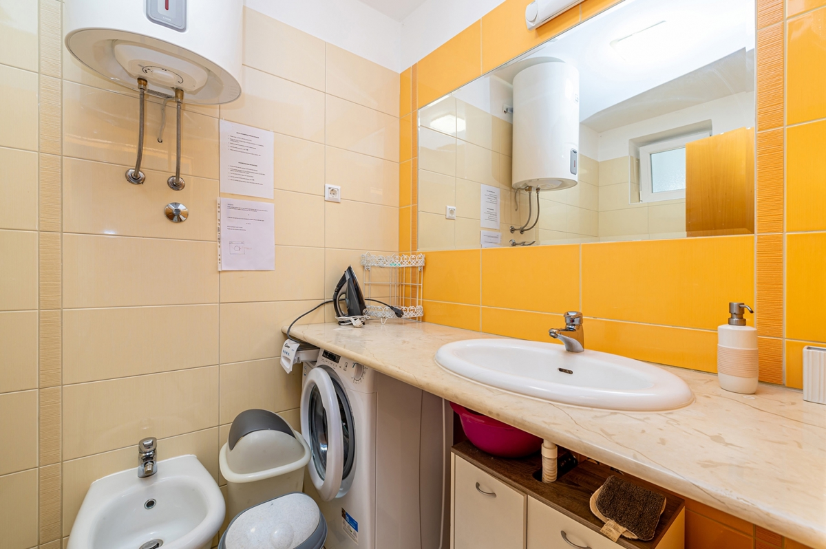 ISOLA DI KRK, BAŠKA - Appartamento duplex con vista mare