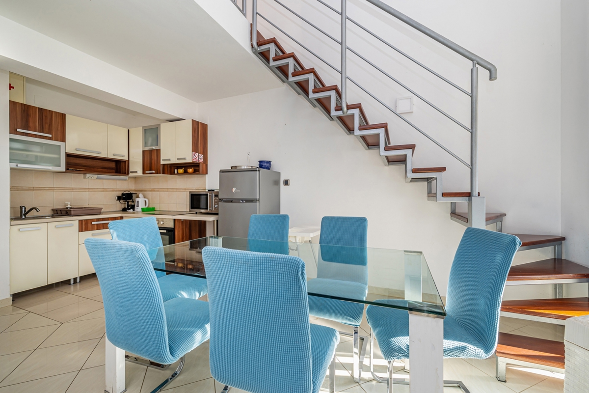 ISOLA DI KRK, BAŠKA - Appartamento duplex con vista mare